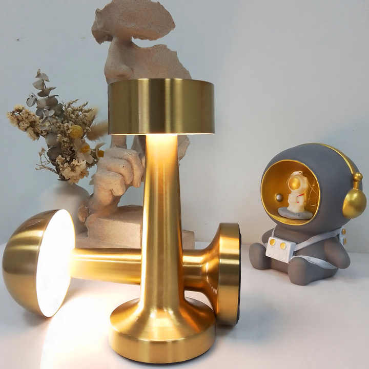 Simple modern table lamp 