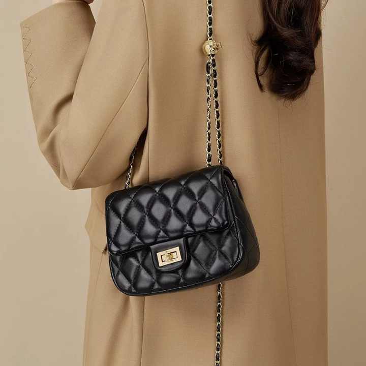 Women's handbags 