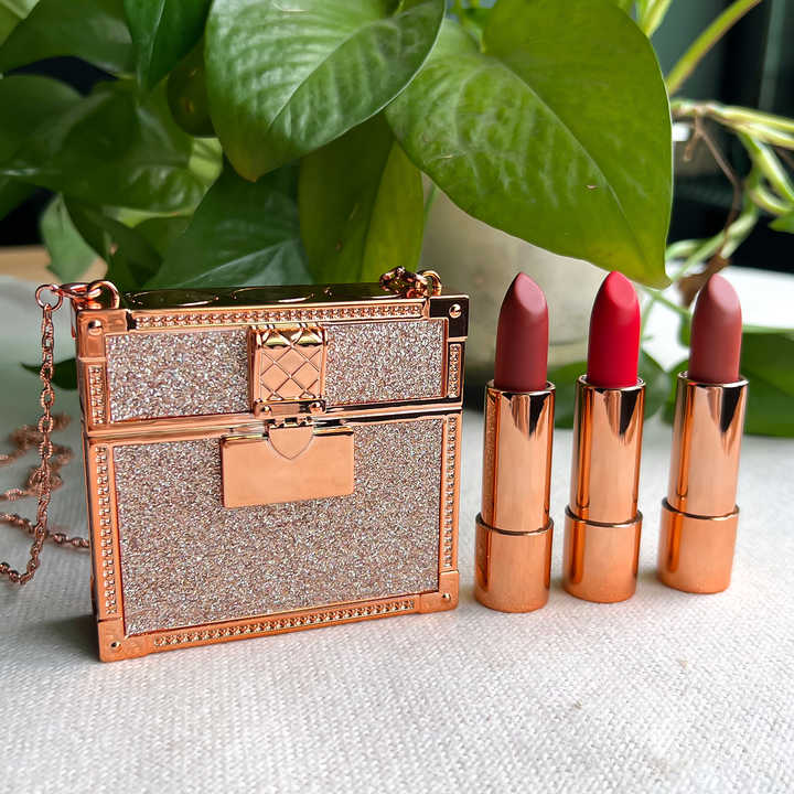 شفاه شنطه الارواج الانيقه