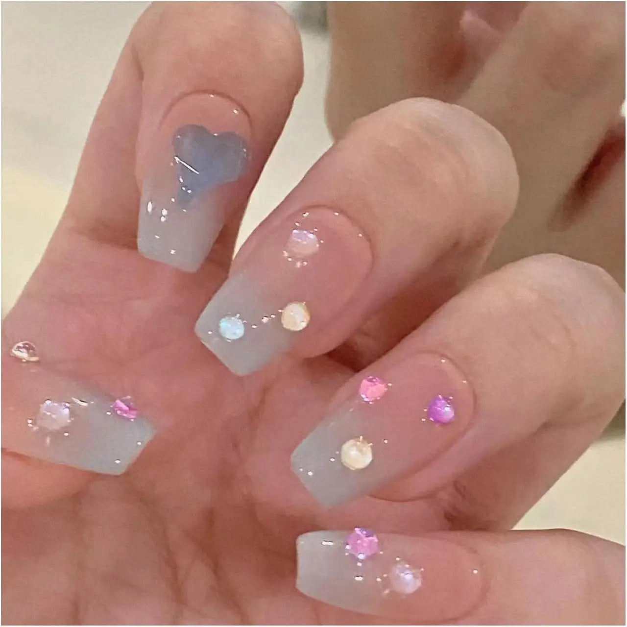nails - fingernails 