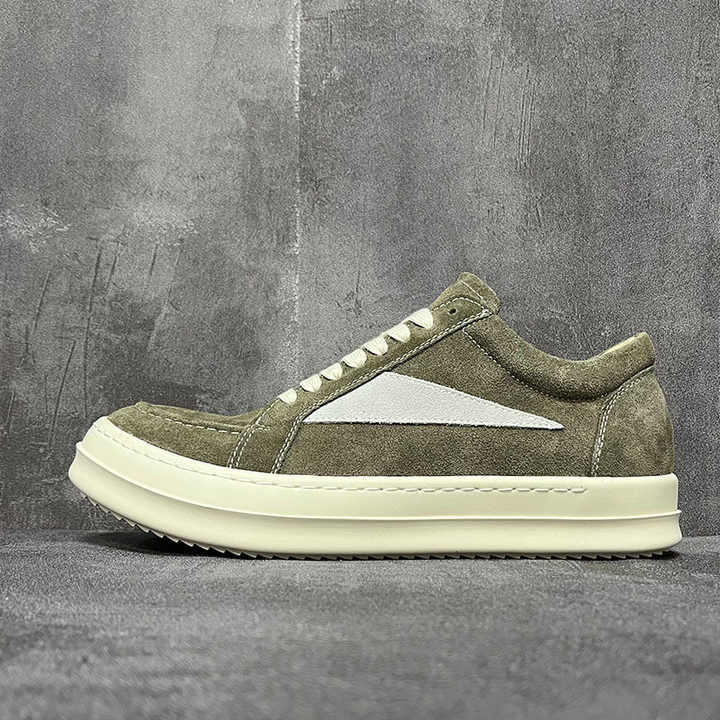 Men's sports shoes 