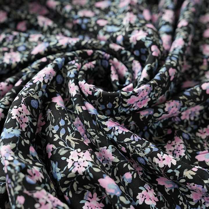 Skin-Friendly Pajamas and Shirt Clothing Fabric Floral Print Cotton Silk Fabric in Two Colors 