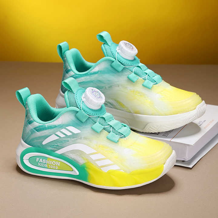 New high quality sneakers. 