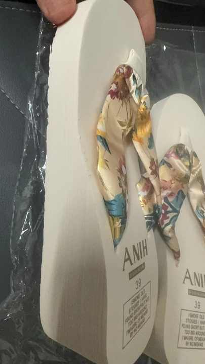 Women's beach slippers 