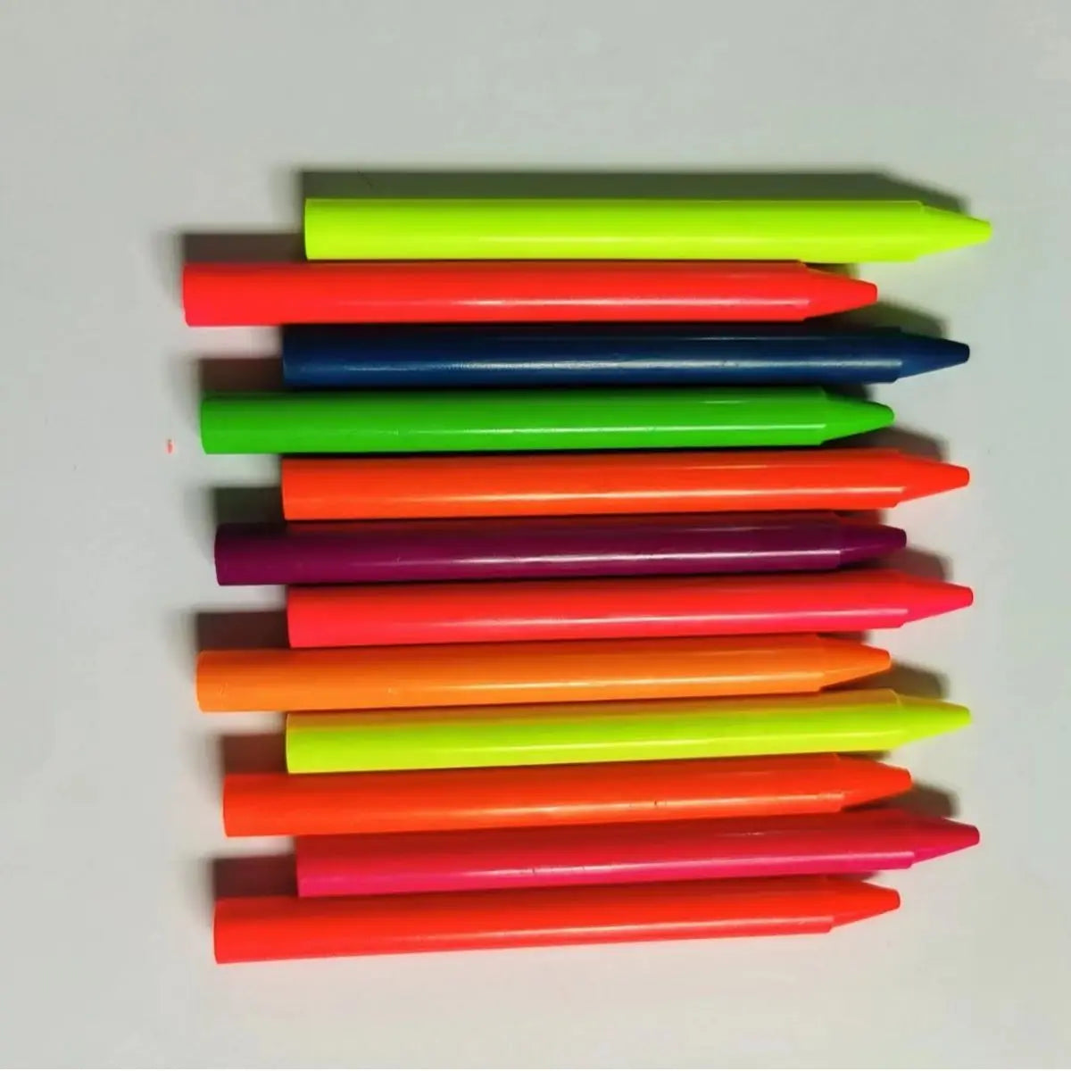 Set Fluorescent Wax for Kids' Painting - مجموعة أقلام تلوين شمعية