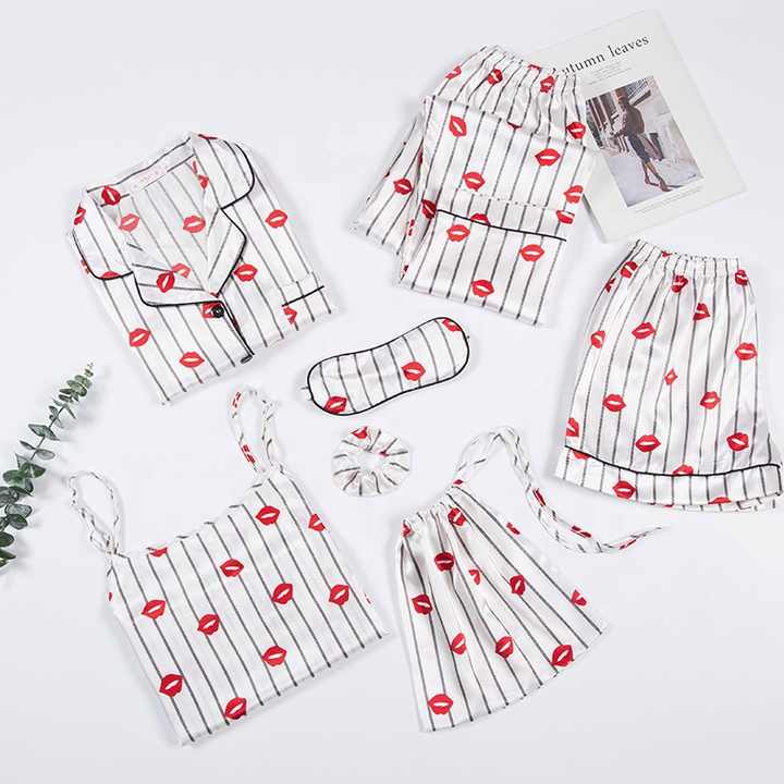 Women's sleepwear 