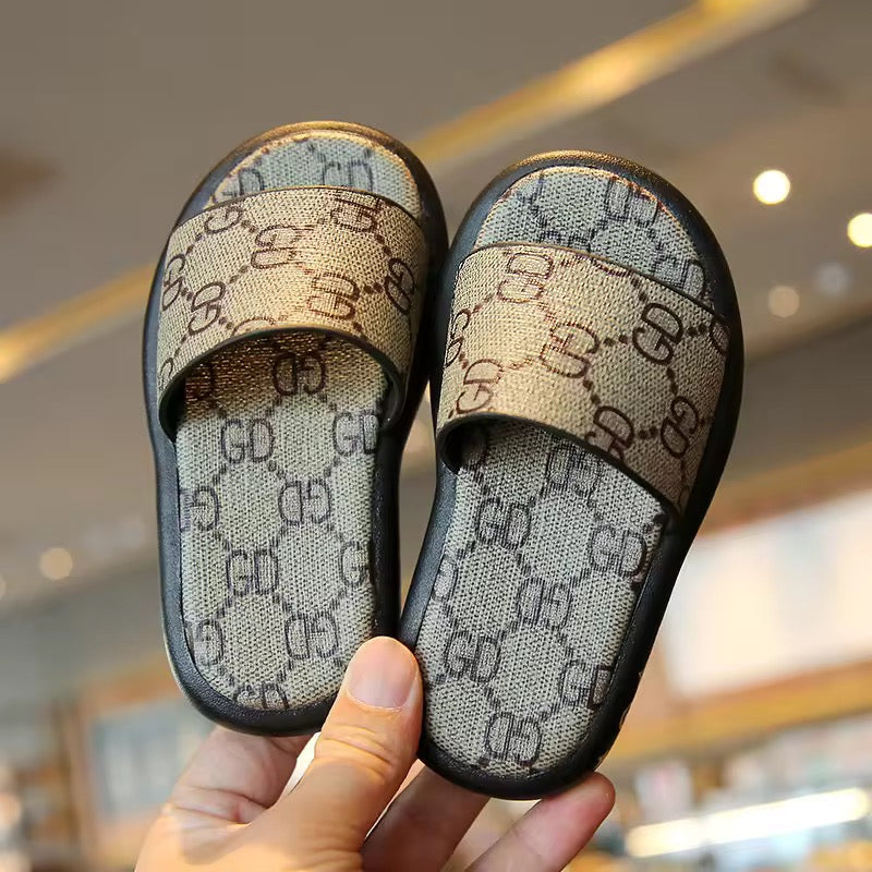 New Summer Children's Clothing, Children's Slippers, n's Slippers, Girls' Beach Shoes, Big Boys' Anti-Slip Sandals - For Winter and Spring