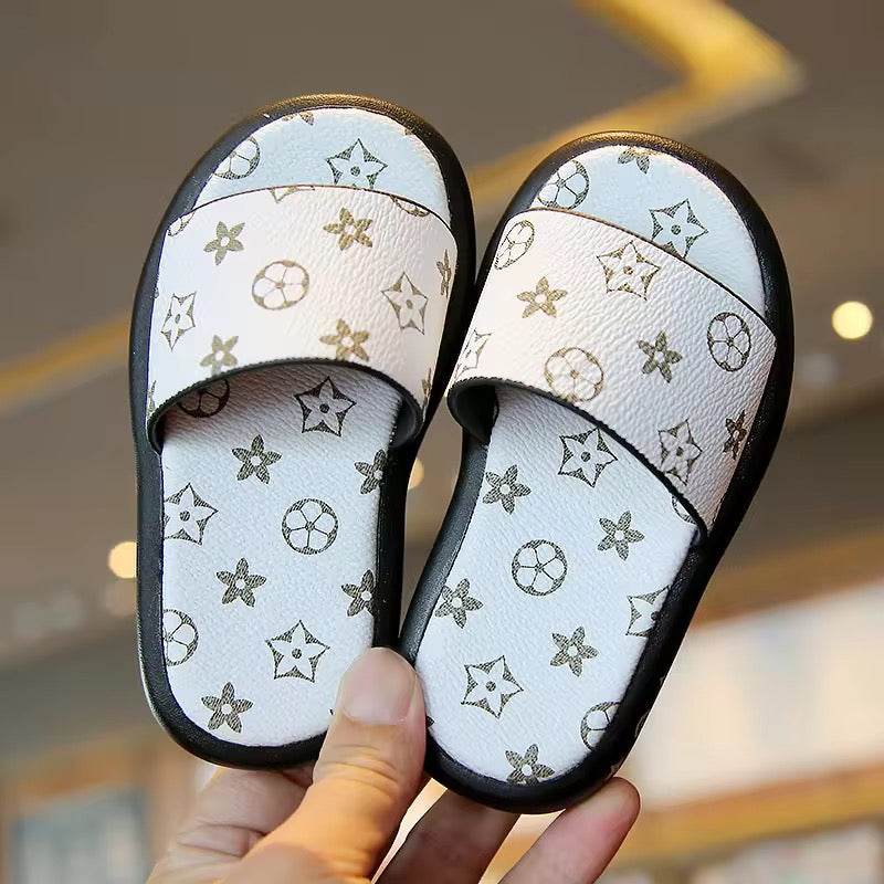 New Summer Children's Clothing, Children's Slippers, n's Slippers, Girls' Beach Shoes, Big Boys' Anti-Slip Sandals - For Winter and Spring