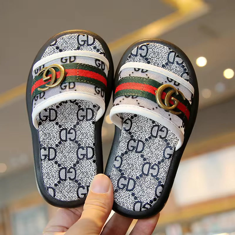 New Summer Children's Clothing, Children's Slippers, n's Slippers, Girls' Beach Shoes, Big Boys' Anti-Slip Sandals - For Winter and Spring