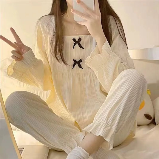 Women's long-sleeved pajamas
