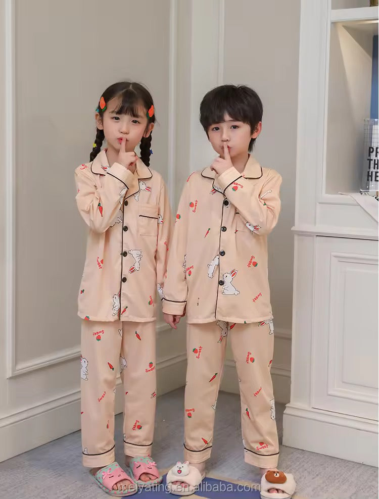 بيجامات حرير الاطفال بأكمام - Children's silk pajamas with sleeves