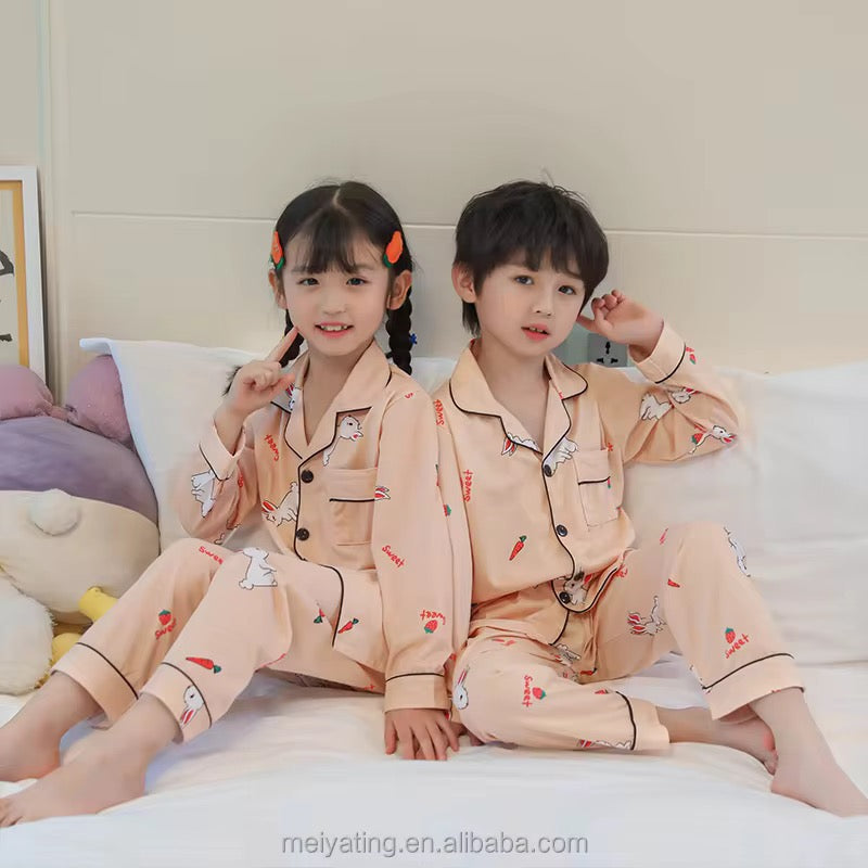 بيجامات حرير الاطفال بأكمام - Children's silk pajamas with sleeves