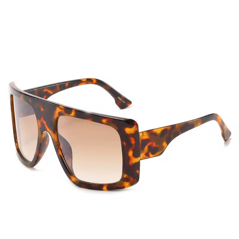 Fashionable ladies sunglasses