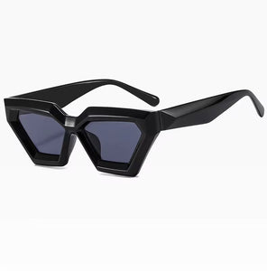 Fashionable women's sunglasses