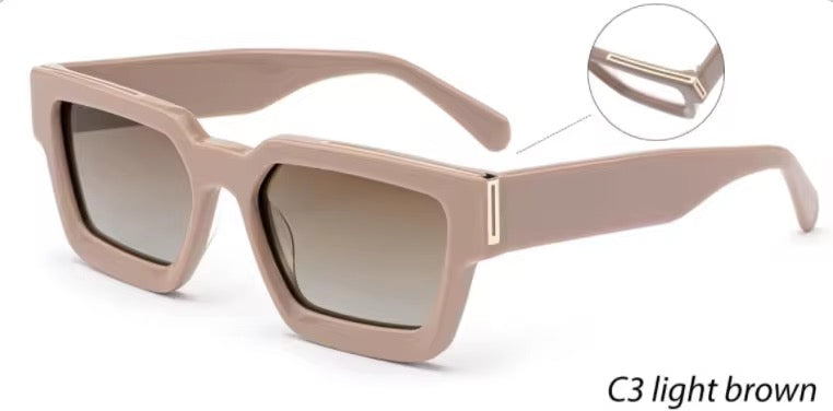 Luxury and classic women's glasses
