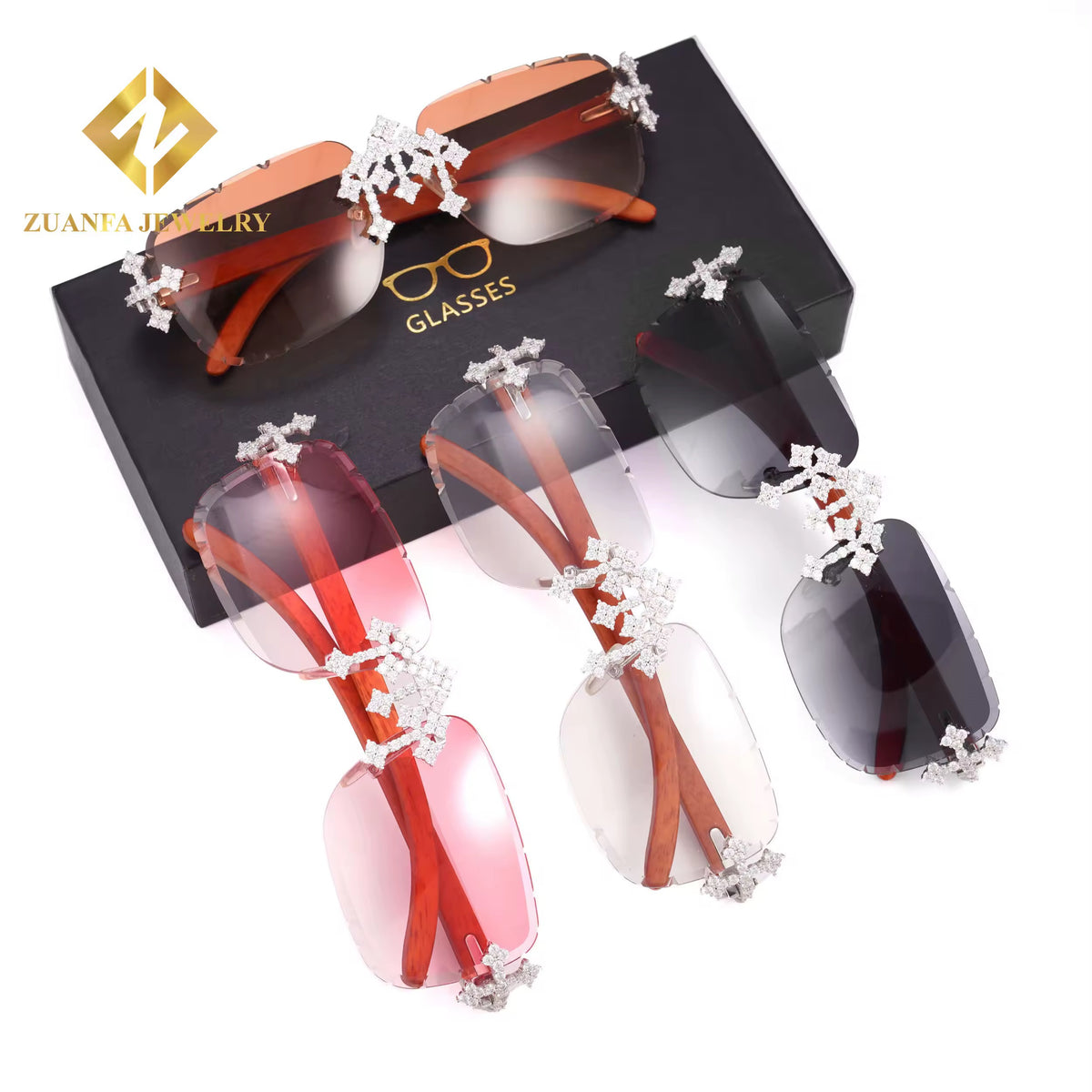 Fashionable women's glasses