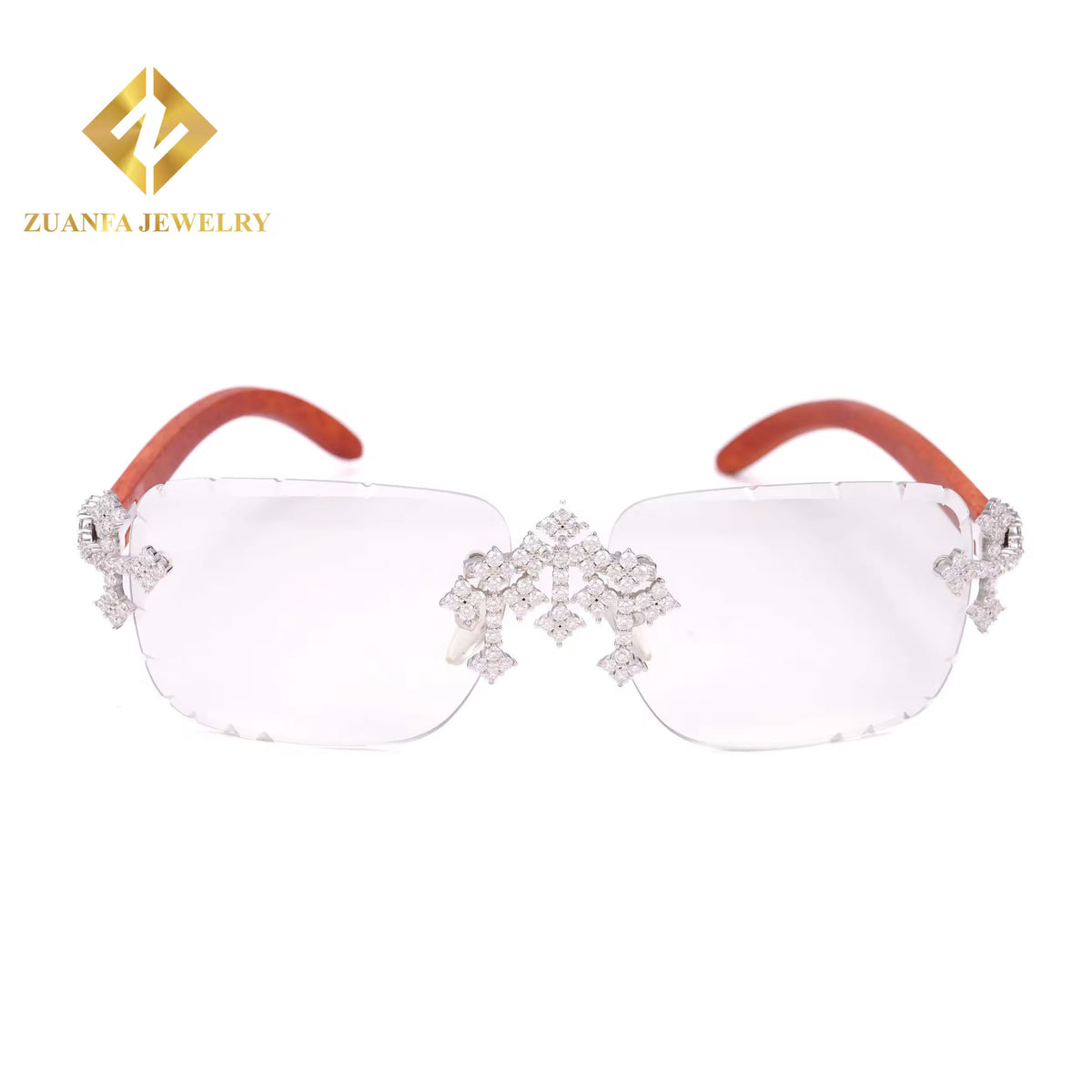 Fashionable women's glasses
