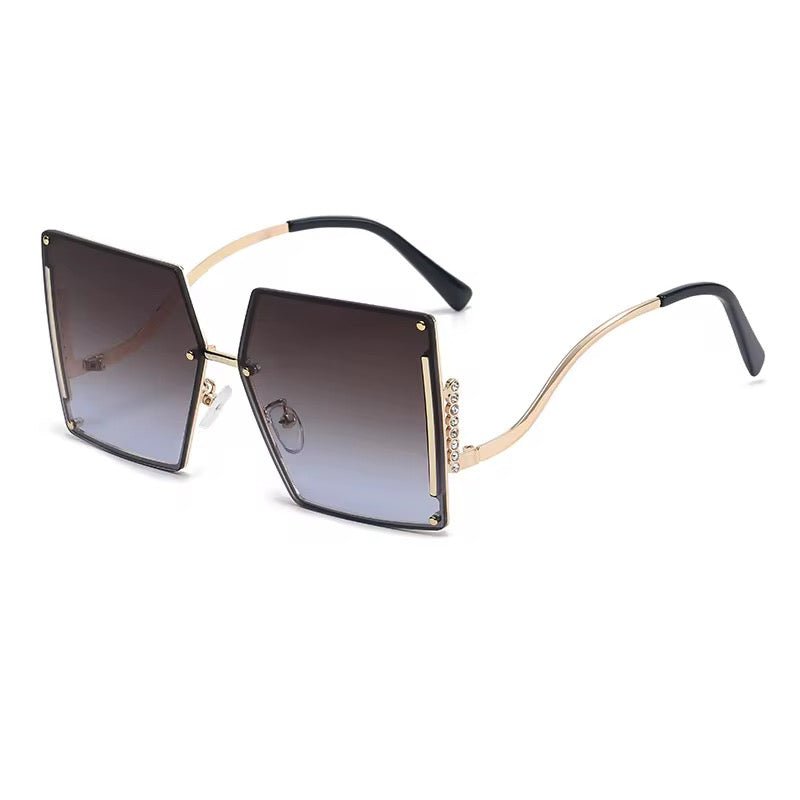 Oversized women's sunglasses