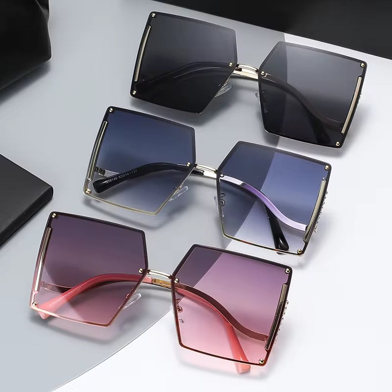 Oversized women's sunglasses