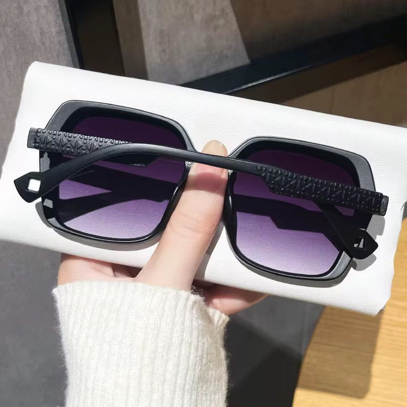 Modern and luxurious women's sunglasses