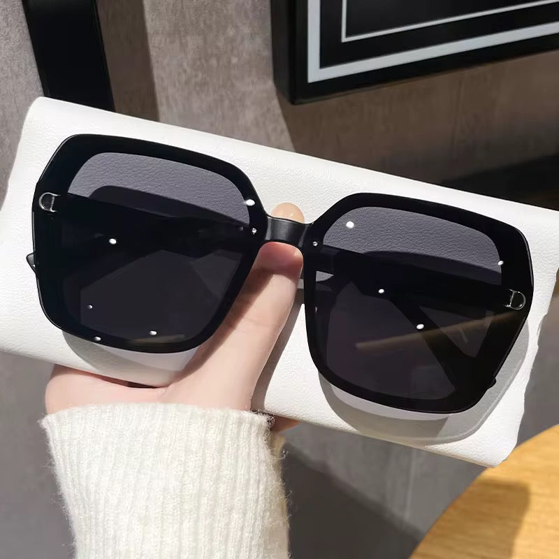 Modern and luxurious women's sunglasses