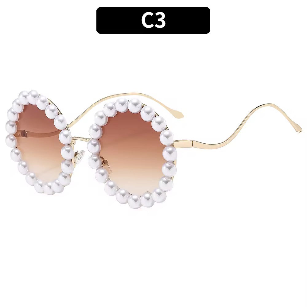 Oversized women's sunglasses
