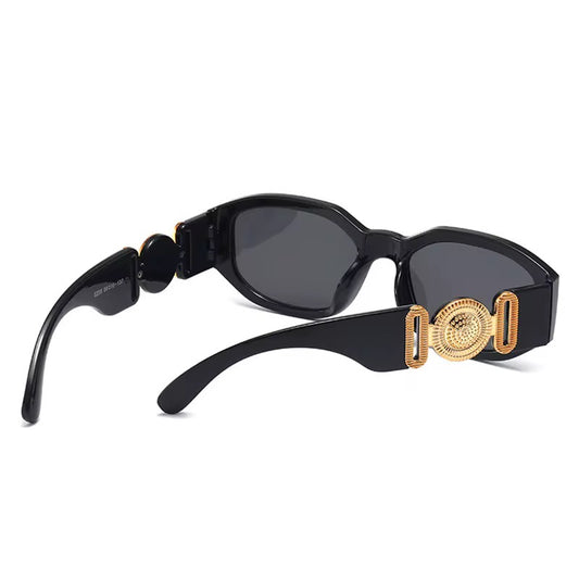 Women's glasses with classic and modern design
