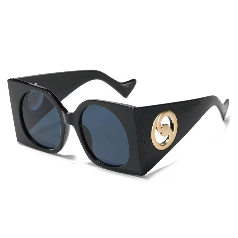 نظارات شمسيه نسائيه عصريه و كلاسيكيه - Modern and luxurious women's sunglasses