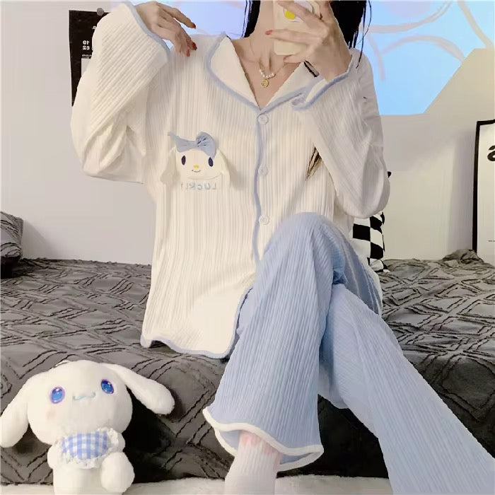 Women's long-sleeved pajamas