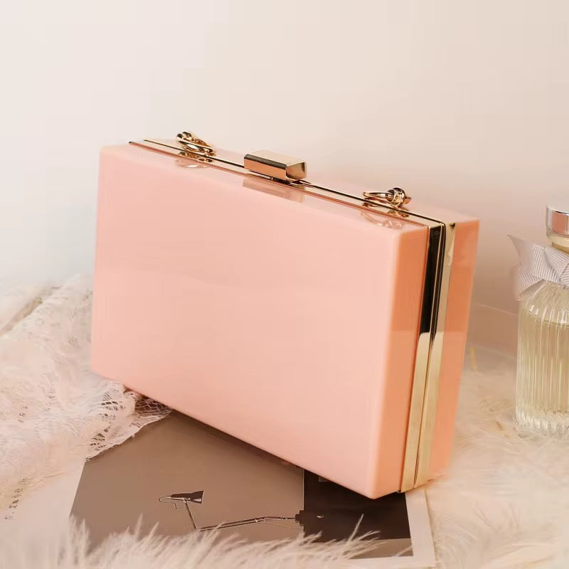 نظارات شمسية وحقائب يد جديدة -  Women's Sunglasses and Handbags with