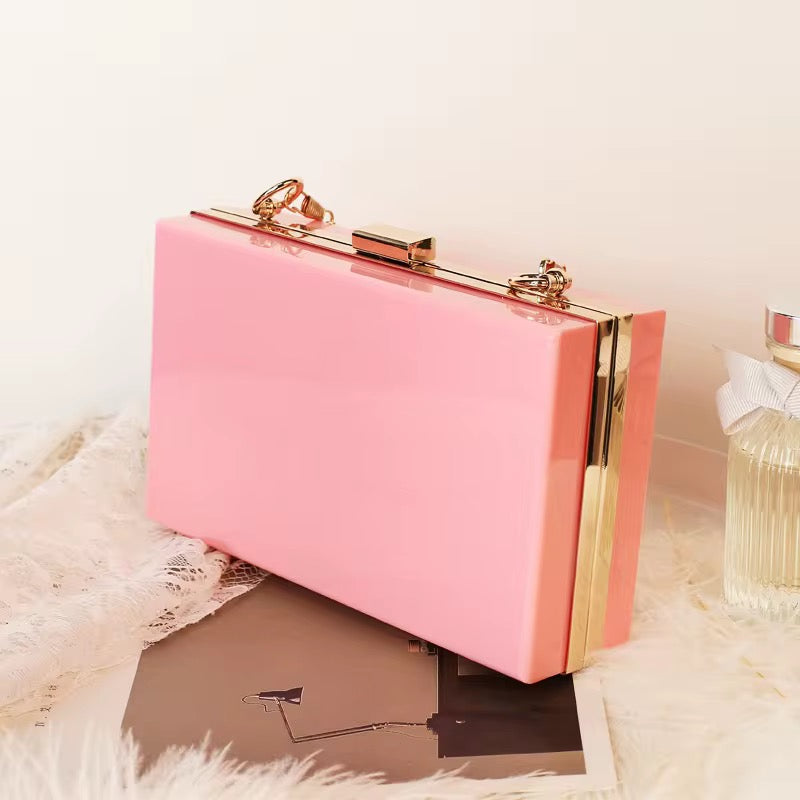 نظارات شمسية وحقائب يد جديدة -  Women's Sunglasses and Handbags with